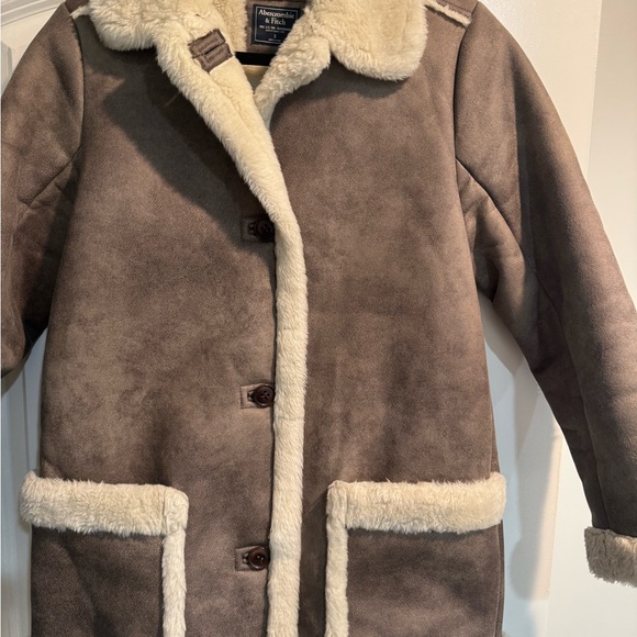 Abercrombie & Fitch Jackets & Blazers - Abercrombie & Fitch Women's Tan Teddy Jacket with Cream Accents